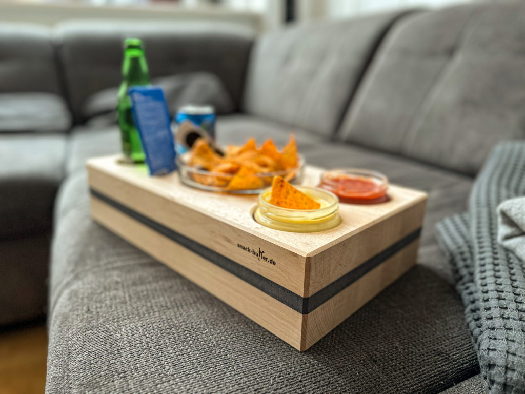 Der Couch-Butler - Perfekt für die UCI-Kino-Käsesauce - »BLACK NATURE« Buche Couch